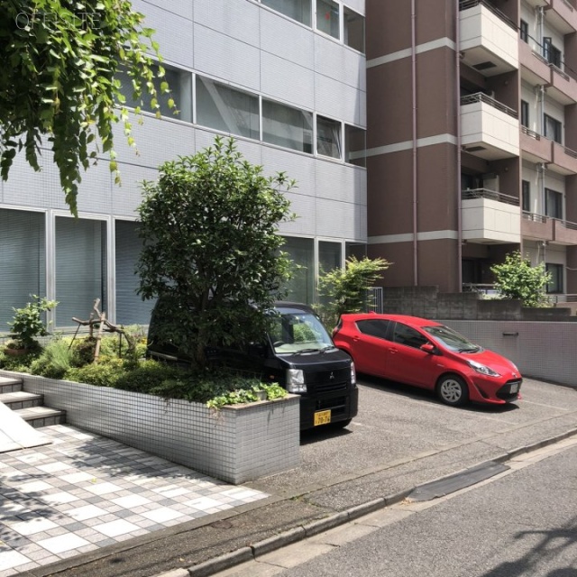 赤坂STビル 駐車場