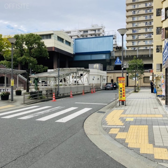 HARUKASビル 前面道路