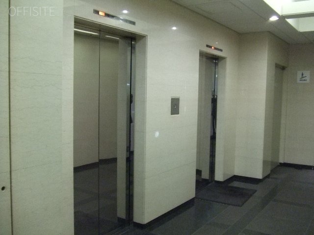 馬事畜産会館　エレベーター