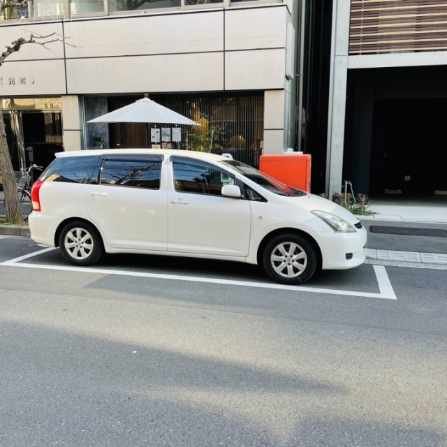 ヒューリック蛎殻町第2ビル 目の前に白枠駐車場