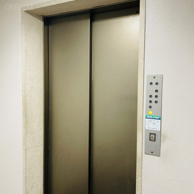 協同開発ビル エレベーター