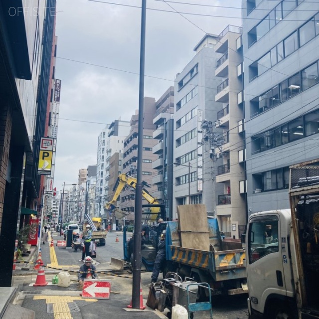 蓼沼(タデヌマ)ビル　ビル前面道路