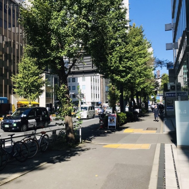 東急虎ノ門ビル ビル前面道路