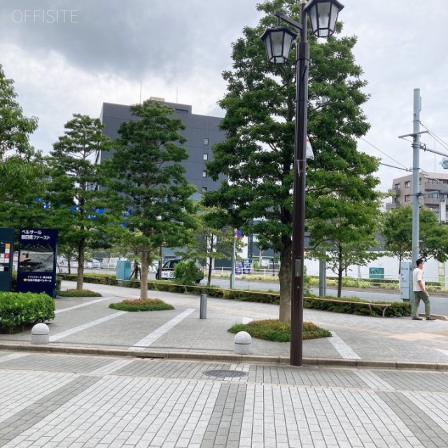 ファーストヒルズ飯田橋 ビル前面道路