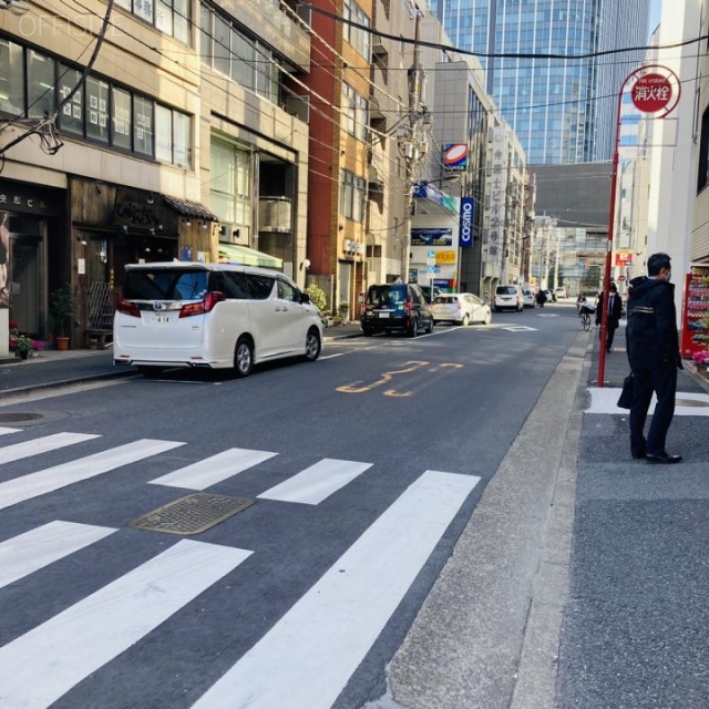 内田ビル ビル前面道路