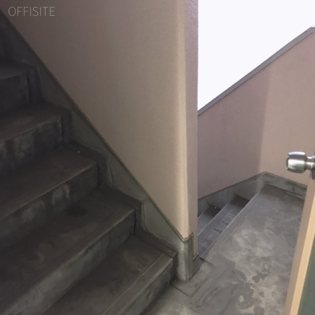 鹿嶋ビル 階段