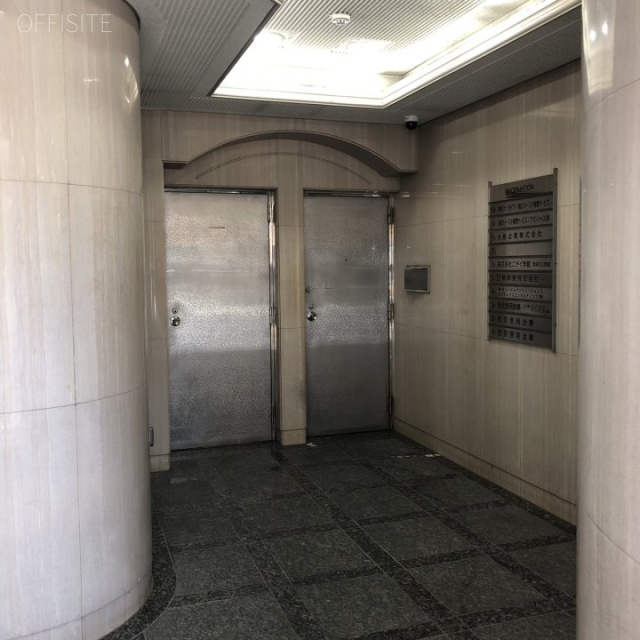 西京ビル エントランス