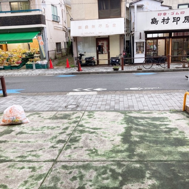 小池ビル ビル前面道路