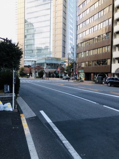 エル千代田 前面は目白通り