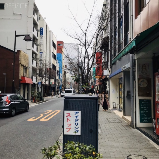 ナカヤビル ビル前面道路