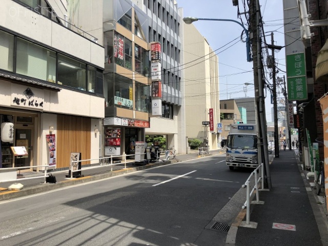 アーバン四谷ビル ビル前面道路