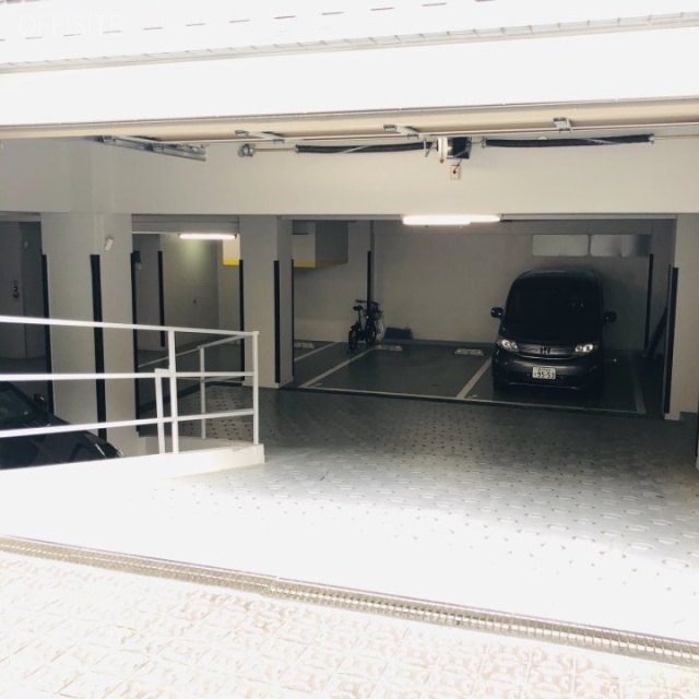 トリニティビル 駐車場