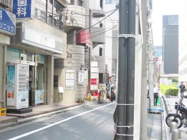 赤坂山王ビル ビル前面道路