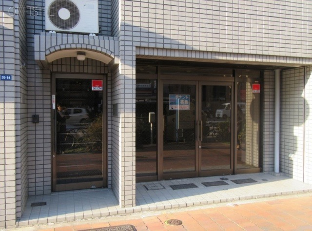 山田ビル エントランス