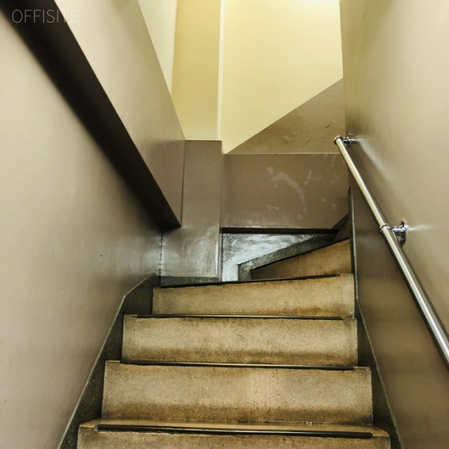 明興ビル エントランス