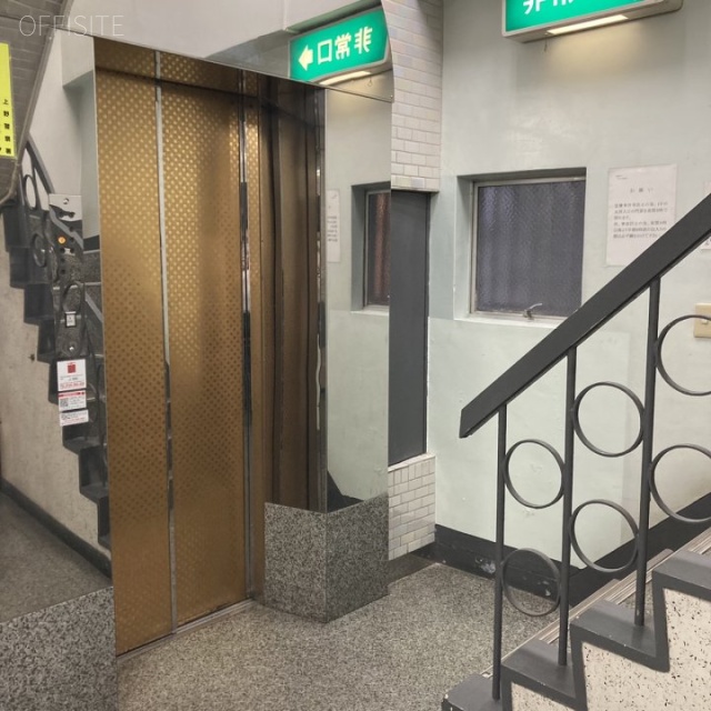 中島ビル エントランス
