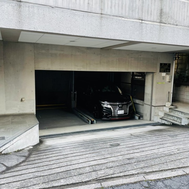 TAKIビル表参道 駐車場
