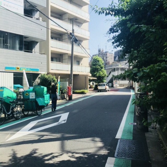 MTビル ビル前面道路