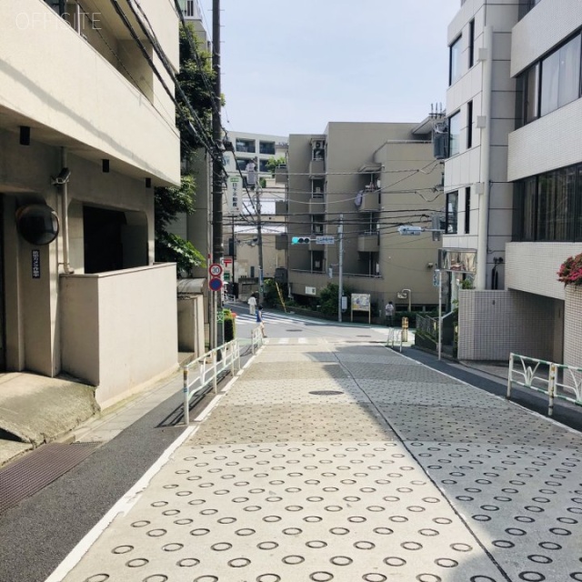 渋谷コーポラス ビル前面道路