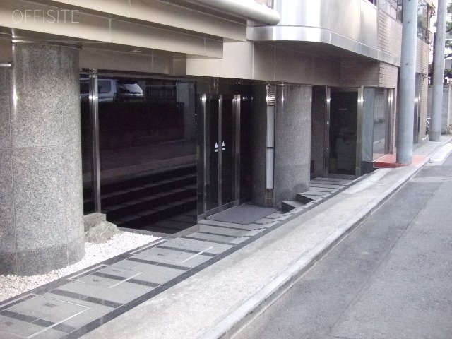 新宿MOAビル 外観