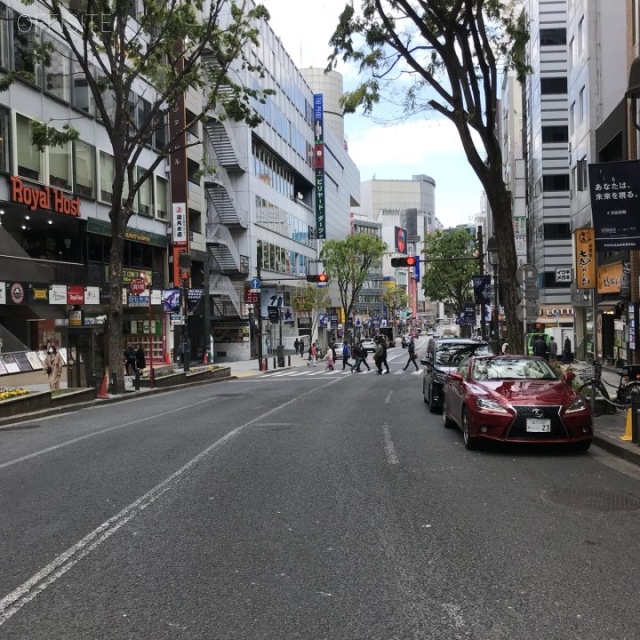 新大宗ビル3号館 ビル前面道路