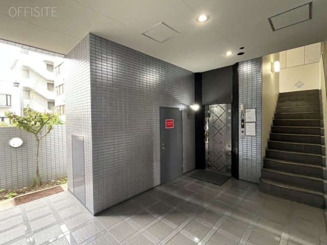 並木ビル　エントランス