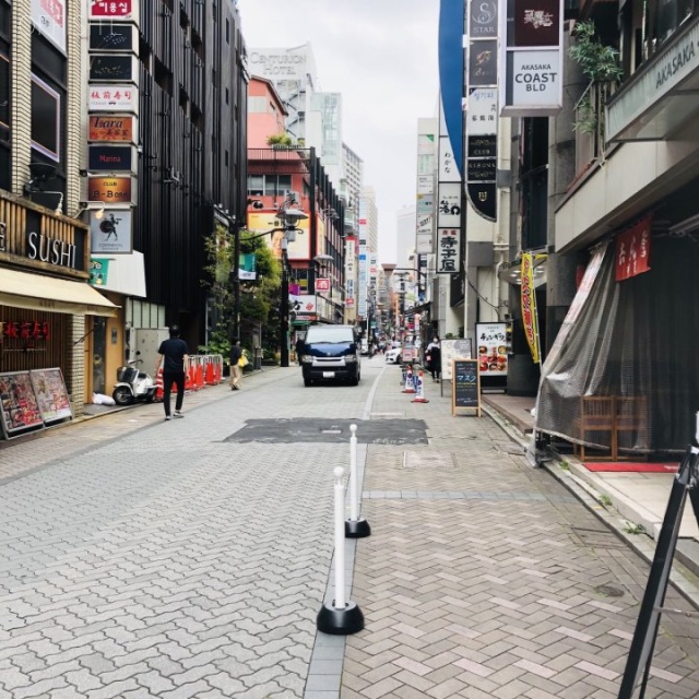 SIONビル ビル前面道路
