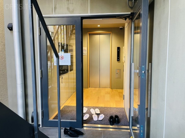 サンブライト本郷 オフィスビル出入口