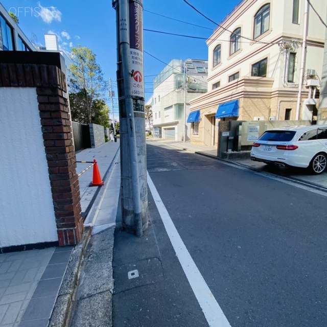坂本ビル ビル前面道路