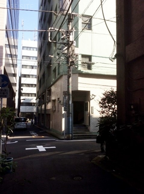 長坂第3ビル ビル周辺道路