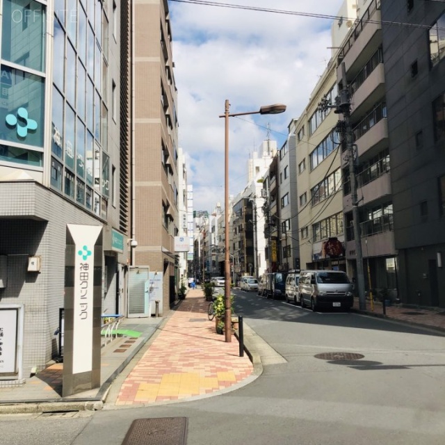 平沢ビル ビル前面道路