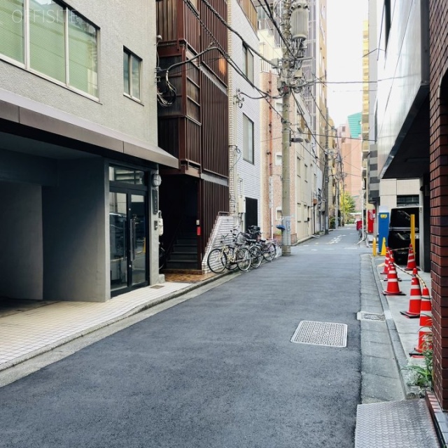 鈴武ビル 前面道路