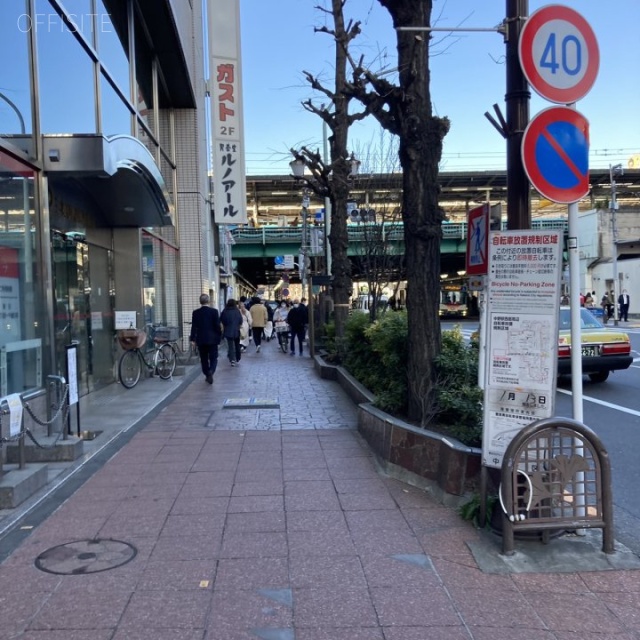 中野南口駅前ビル ビル前面道路