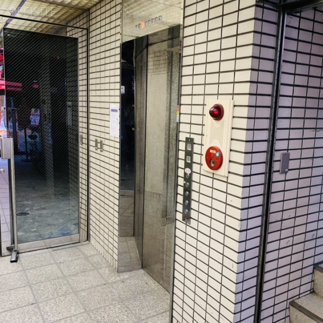 安富ビル エレベーター