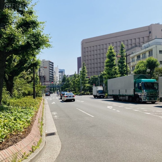 築地ニッコンビル ビル前面道路