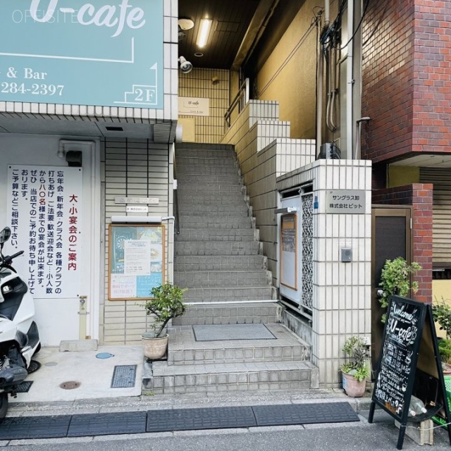 長谷川ビル オフィスビル出入口