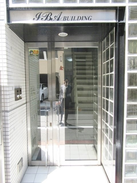 井場ビル エントランス