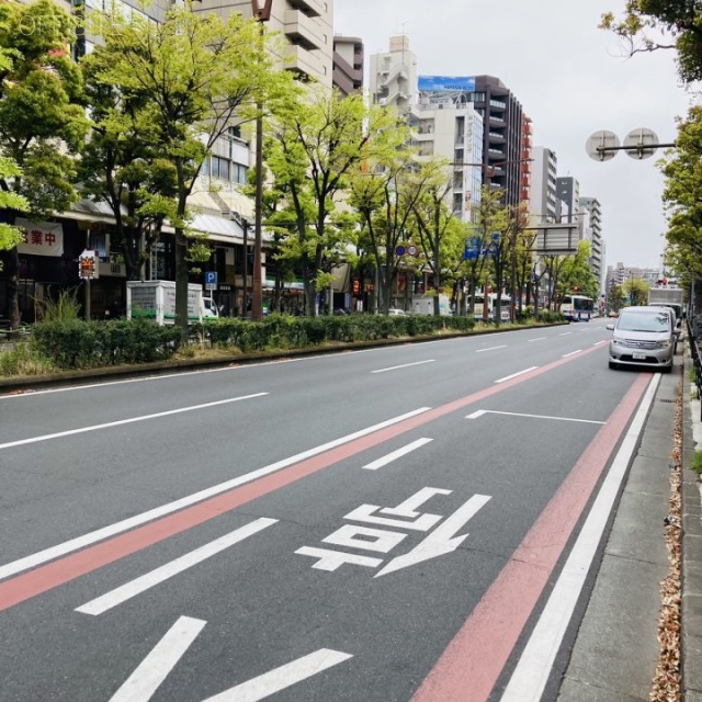 川崎美須ビル ビル前面道路