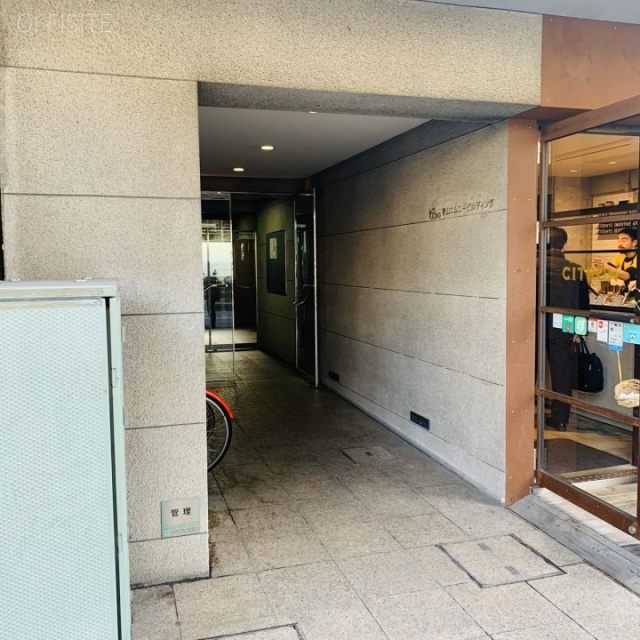 青山エムエービルディング エントランス