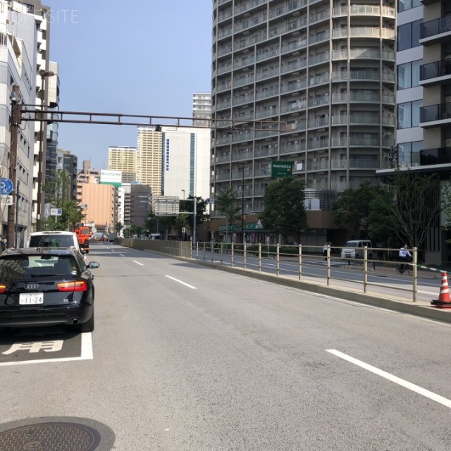 ルート根岸ビル ビル前面道路