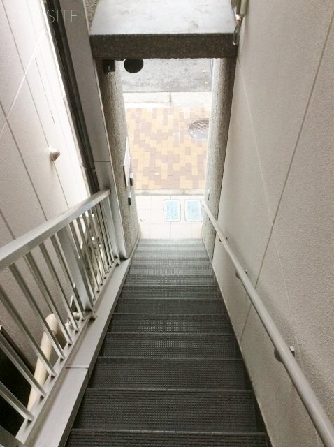 クレール飯田橋ビル 階段