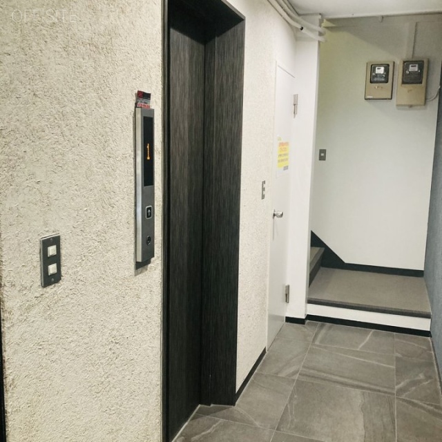 LC Iwamotochoビル エレベーター