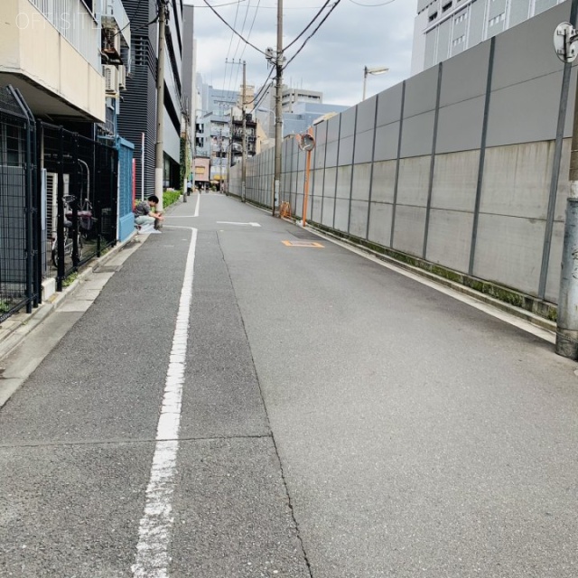 桃山興産ビル ビル前面道路