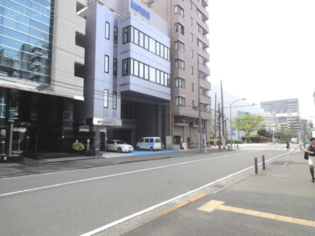 こだまファンタジアビル ビル前面道路