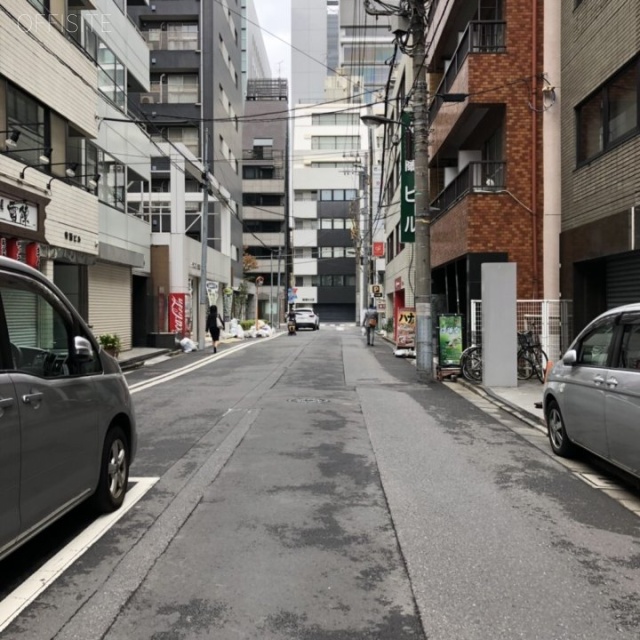 風水神田三崎町ビル ビル前面道路