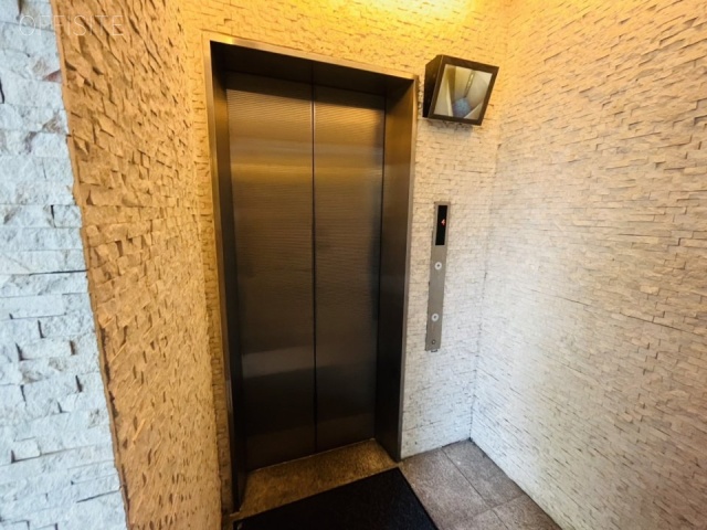 GRAVA代官山(グラバ代官山)ビル エントランス