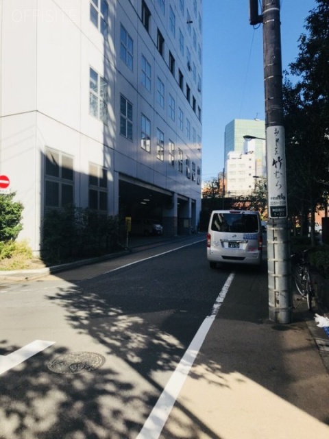 住友不動産神田ビル2号館 ビル前面道路