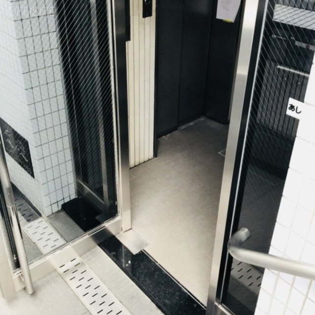 安島ビルⅡ エントランス