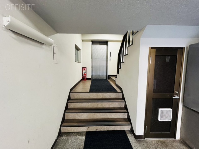 島倉ビル　エントランス