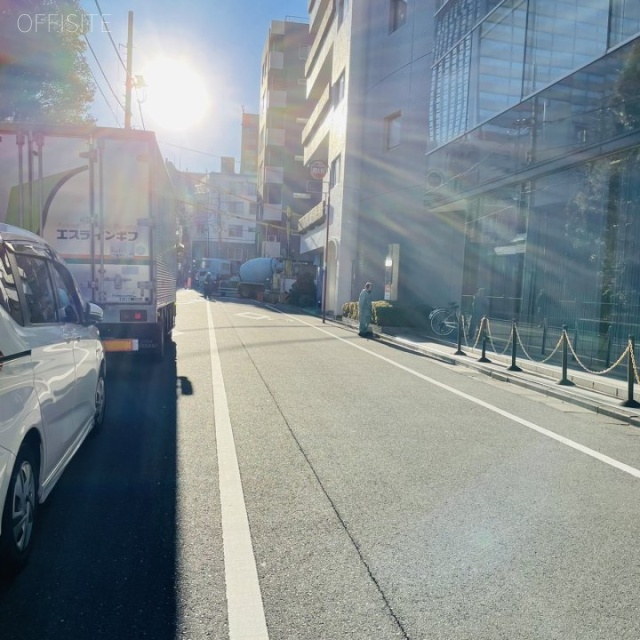 TIE浜町ビル ビル前面道路